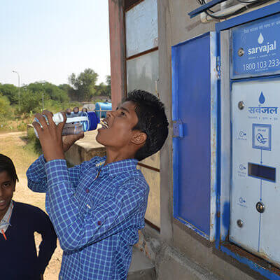 boy-drinking-sarvajal-water