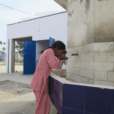 child-drinking-water