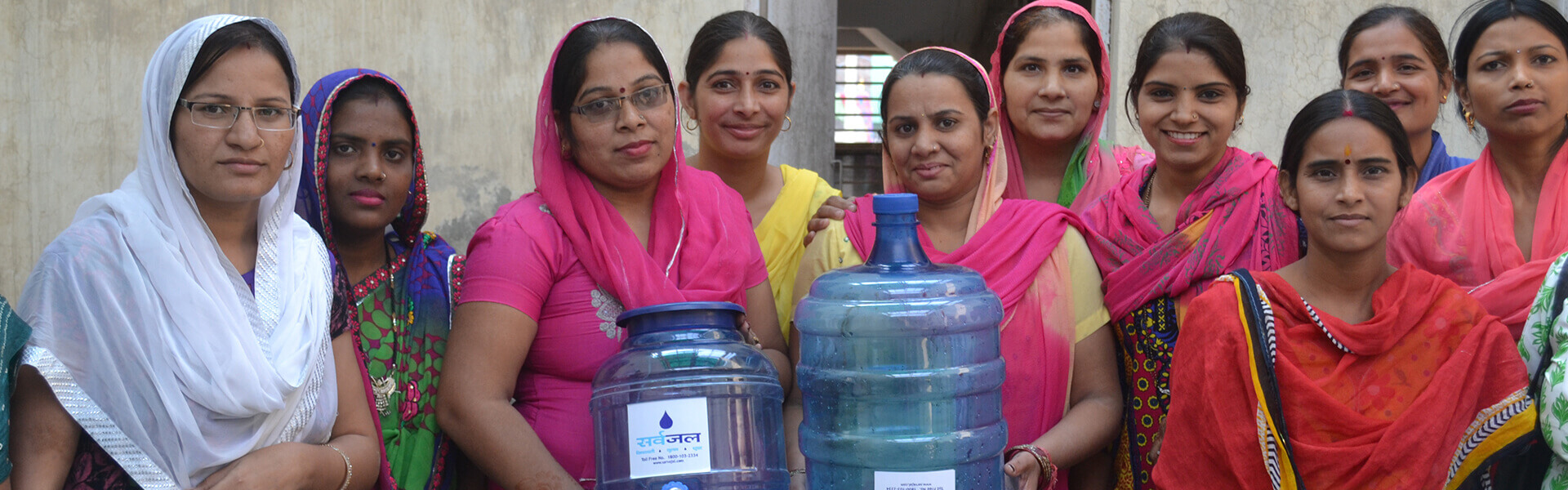 women-holding-sarvajal-water-jug